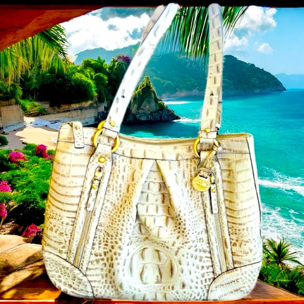 Brahmin 🏆 Host Pick 🏆 Cream Croc-Embossed Satchel